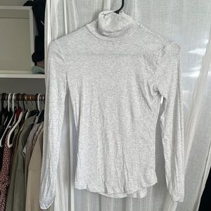 Aritzia turtle neck
